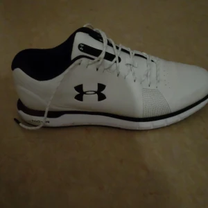 Under Armour skor - Under Armour skor, används bara få gånger bra skick