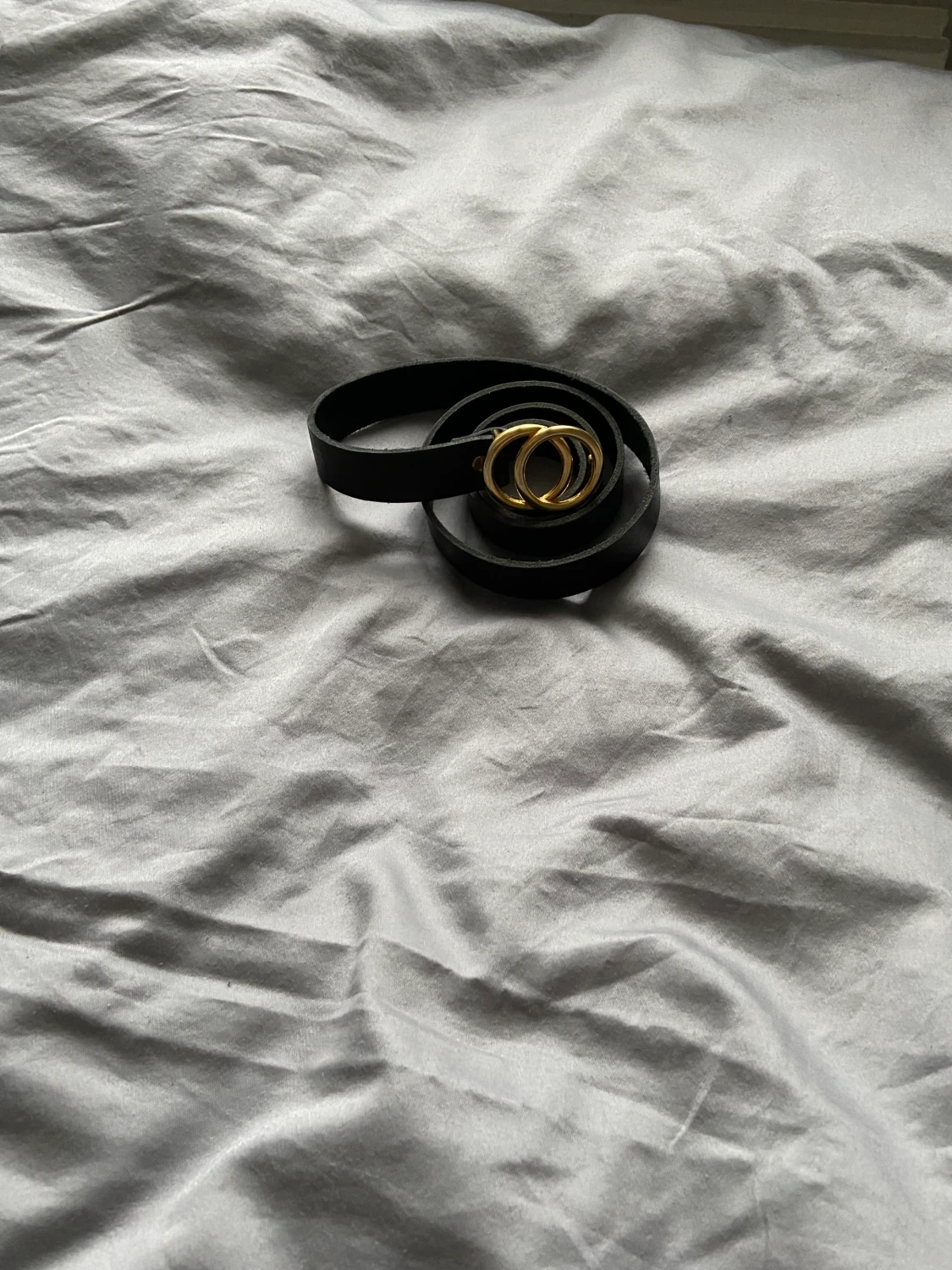 Skärp med gulddetalj  - 90