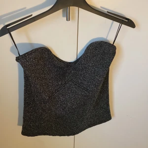 Glitter topp - Säljer då jag bara andvänt 1 gång❤️