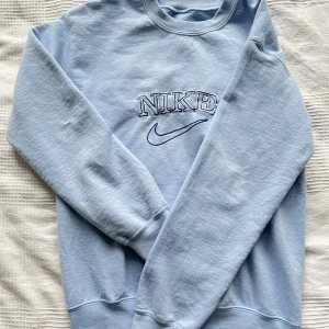 Vintage nike tröja - Nike sweatshirt, köpt på depop, köparen står för frakten 