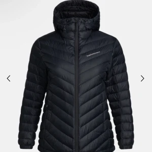 Peakperformence jacka - säljer min rätt så nya peakperformence jacka då jag tyvärr växt ur den.. kan tänkas att sänka pris vid snabbt köp! 😁 