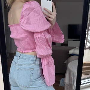Shein blus - Smockad byst Storlek 36, passar ända upp till XL då den är både stor i ärmar och jättestretchig i bysten. Nu 40kr