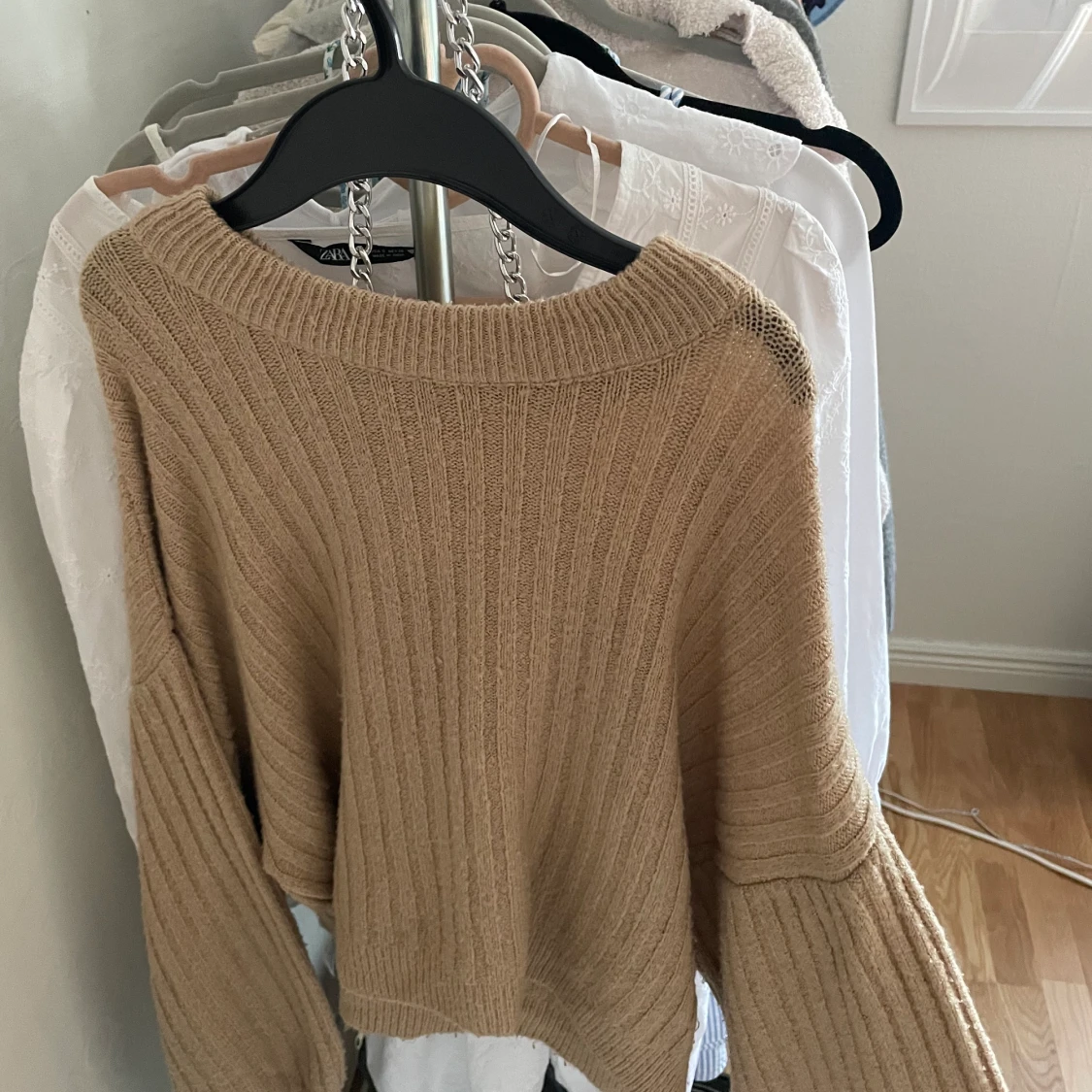 Beige stickad tröja