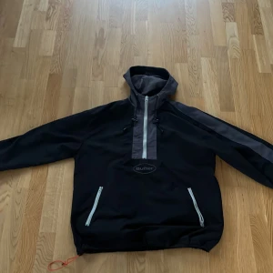 vindjacka - Bra skick, inte använt mycket