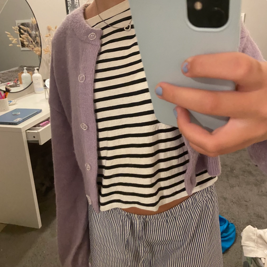 Lila stickad kofta - 91