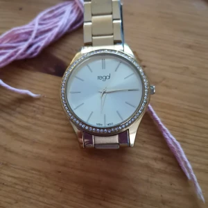 Dam klocka bara byta batteri - Dam klocka bara byta batterri