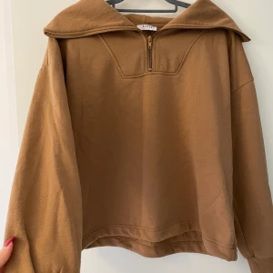 Mysig tröja  - Storlek M/L pris 219kr