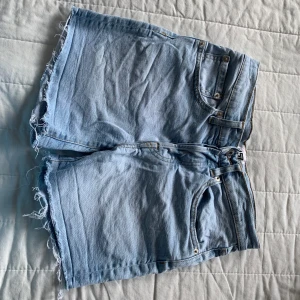 Lager 157 shorts  - Två st lager 157 shorts i storlek xs. Bra skick. Använda ett antal gånger.  Säljer båda för 40kr. Köparen står för frakten som är 59kr. 