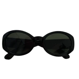 Vintage 90s Style Oval Glasses 🖤 - Vintage 90s Style Oval Glasses 🖤  In good condition 🖤  Length 5,5 cm 