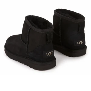 Ugg - Svarta uggs i okej skick, skriv för fler bilder❤️ nypris 1999kr (äkta)