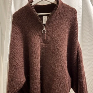 Carin Wester Tröja - Brun Carin Wester tröja som knappt använts. Orriginalpris: 600kr, Storlek: M 🤎
