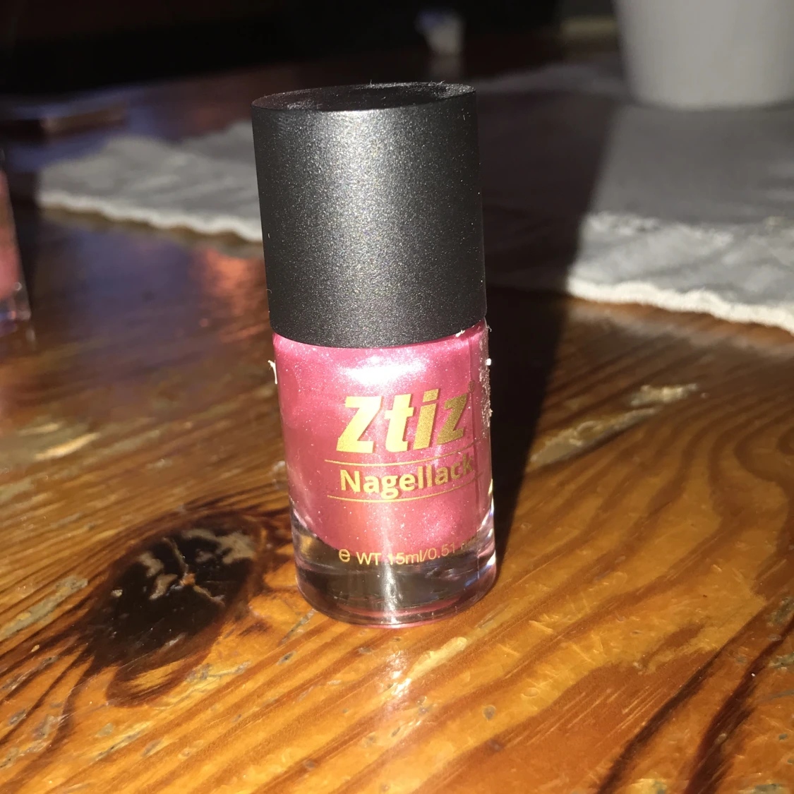 2 par nagellack ett lite mörkare ”silver” rosa och ett litet mörkare  - 90