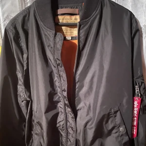 Bomberjacka  - Anbänd en gång. Nyskick