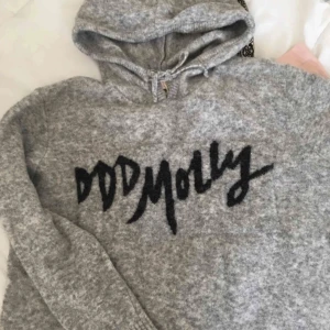 Stickad tröja Odd Molly 💕 - Storlek: S/M   Nypris: 1700kr  Pris kan diskuteras 💖