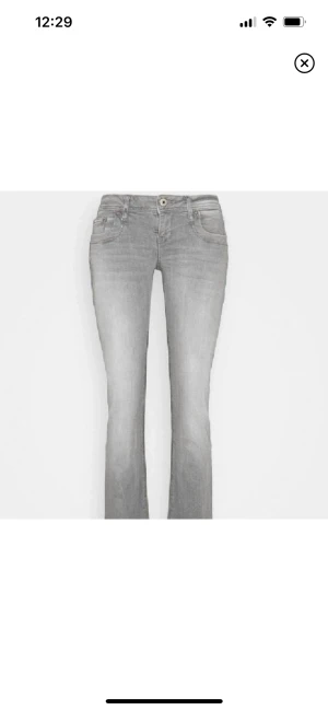 LTB jeans  - Lågmidjade gråa LTB  jeans. Nyskick då de endast använts fåtal gånger. Storlek 26/30.