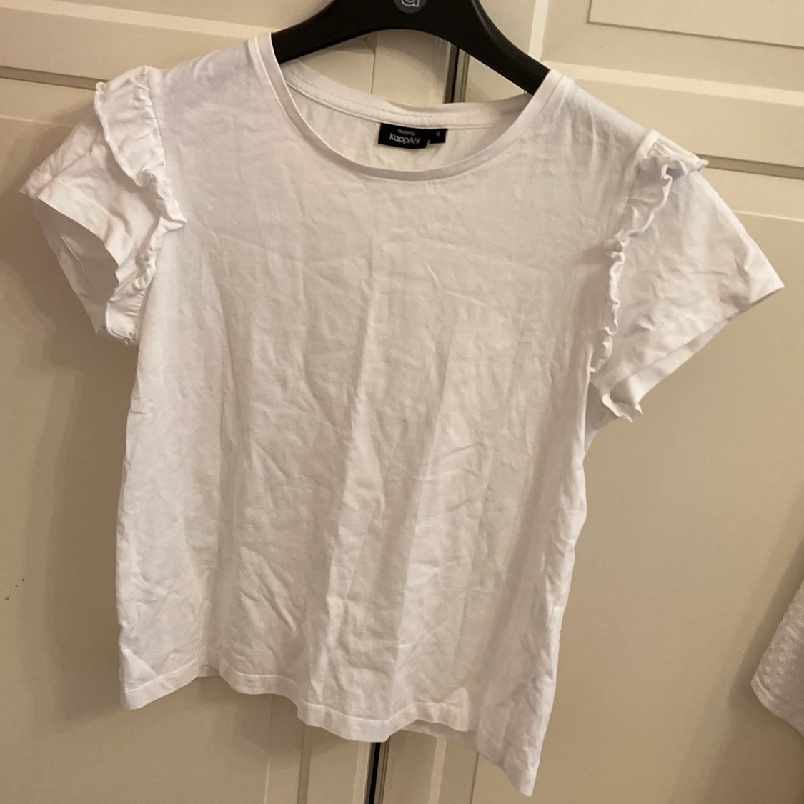 T shirt med volanger