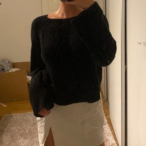 Svart stickadtröja - Fint skick S