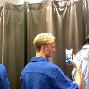 Zara skjorta  - Kortärmad lite tjockare skjorta från Zara, kommer aldrig till användning. Org pris 399kr 