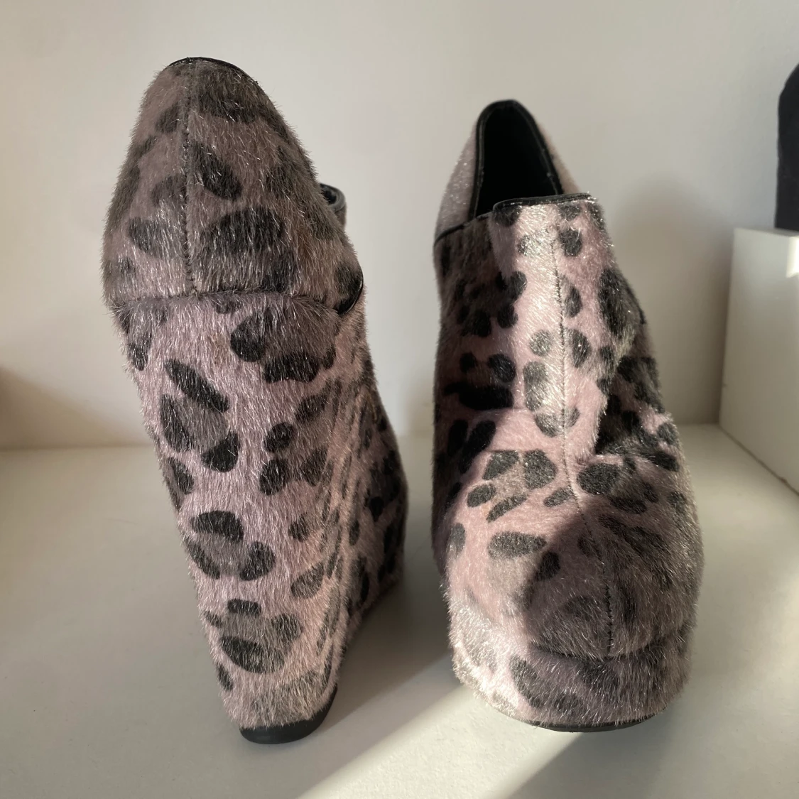 Leopardmönstrad platåskor - 90