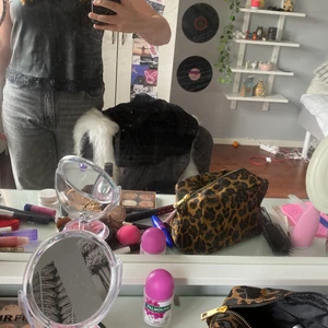 Linne! - Ett linne från bikbok helt nytt! Nypris är 199kr säljs då jag inte använder de💗