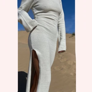 Nakd - As snygg populär stickad klänning använd 2 gånger!🦋