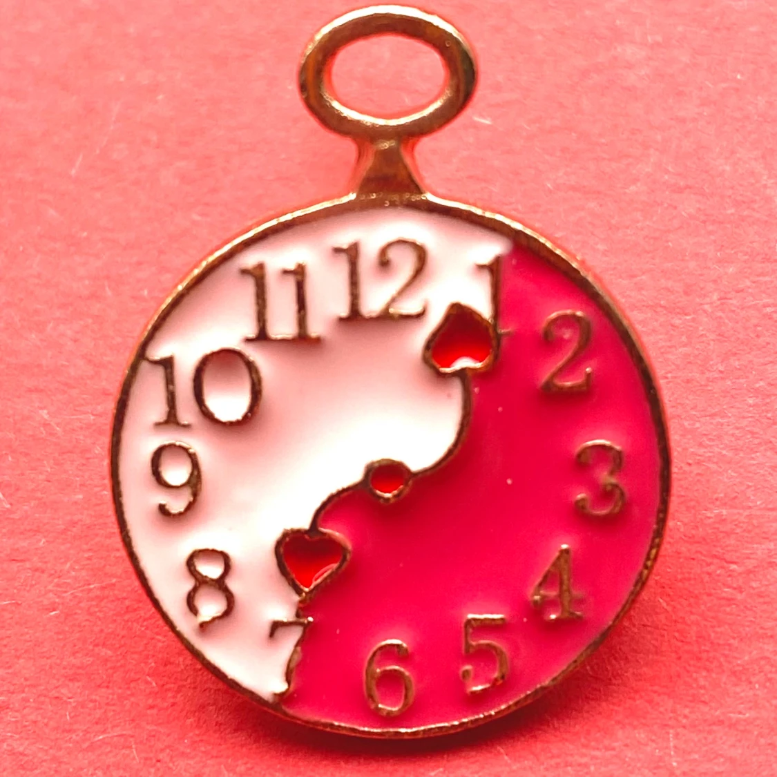 Alice clocks pin 
