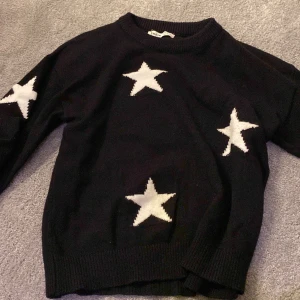 Stjärn tröja - Stjärn tröja, xs/ 11-12 år💕 fri frakt mellan 29-30 januari💕