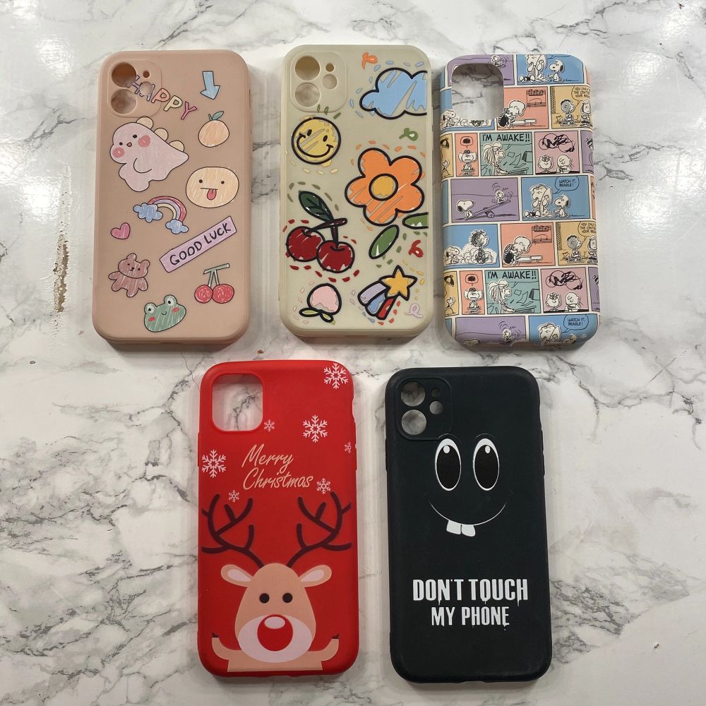 Då jag har en ny mobil så säljer jag alla mina iPhone 11 skal! Ideal of Sweden skalen säljer jag för 80kr styck och resten för endast 25kr styck😍 Skriv vid funderingar och intresse, köpare står för frakt💞. Övrigt.