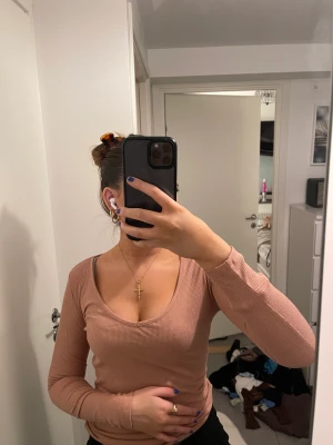 v-ringad tröja - V-ringad tröja från lager 157 super fin i storlek S🫶🏼