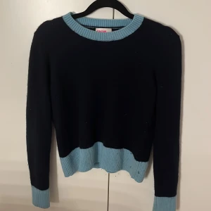 From futuer tröja - Säljer min super snygga from futuer tröja då den inte kommer till användning tröja super bra skick därav priset❤️