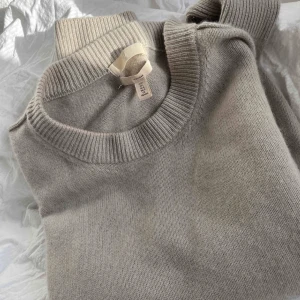 Kashmir tröja - Kashmir tröja från H&M som är nästan oanvänd!💞