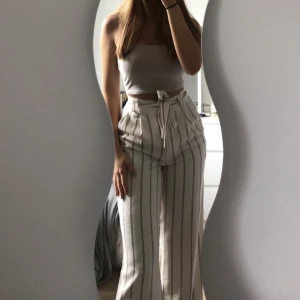 Kostymbyxor  - Figursydda kostymbyxor, skickar tydligare och fler bilder vid intresse💗