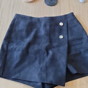 Shorts xs - Fint skick. Dragkedjan är lite seg.