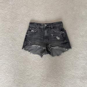 Super snygga shorts från zara då dom är förstora för mig. 💗nypris: 360kr. Fortfarande tillgänglig!