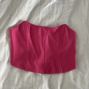 Bandåtopp NAKD - Rosa bandåtopp från NAKD. Storlek 36. Endast testad. 