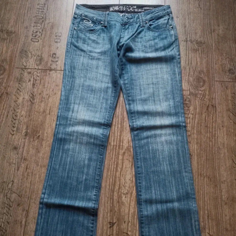 blåa jeans i väldigt fint skick!😊. Jeans & Byxor.