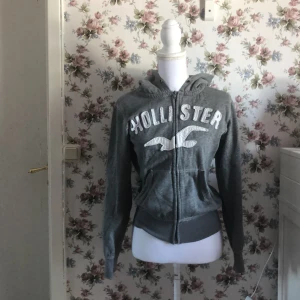Tröja - Hollister tröja med luva💓📮