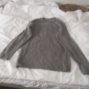 Stickad tröja  - Stickad tröja 