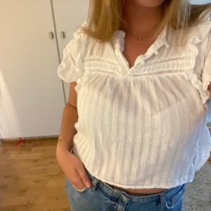 Zara topp - Söt topp ifrån Zaras barnavdelning men skulle säga att den passar bra på en XS (jag har storlek M i vanliga fall)