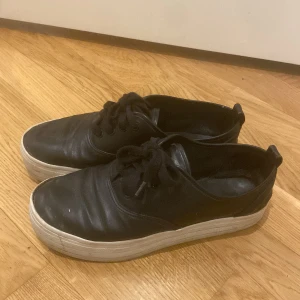 Hög sula! - Säljer dessa skor från h&m som är köpta 2017! 