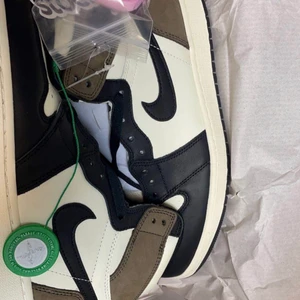 Air Jordan 1 Retro high Mocha - Helt nya jordans i äkta mocha. 