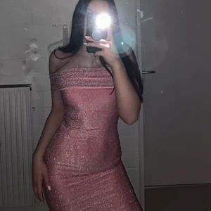 Party klänning - Från: Meshki Australia  originalt Försäljningspris: 800kr   Obs! inga returer