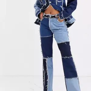 Patched jeans från JDL i boyfriend modell knappt använda, nypris 800kr. Jeansen är svin coola och passar till det mesta men dom sitter inte perfekt på mig och används därför inte. FRAKT ÄR INTR 100% VID INTRESSE KONTAKTA MIG PRIS GÅR ALLTID ATT DISKUTERA