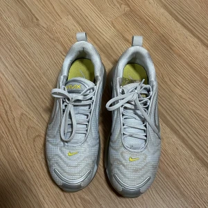 Nike air 720 - Säljer min Nike som jag sluta använda, har köpt den från footlocker i emporia 💕boxen finns inte kvar 
