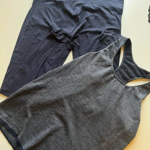 Nytt skick! Panos Emporio - Storlekarna L/XL Vill man köpa fler kläder så samfraktar jag. Eller om man vill ha fler träningskläder så får man köpa fler till ett billigare pris. 