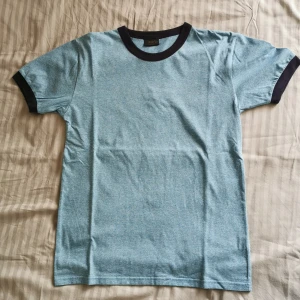 Pop England T shirt blå - Pop England t shirt som ny