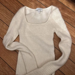 Other & stories  - Snygg tröja från Other & stories i strl s. Knappt använd super fin i skicket. 