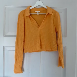 Topp - Orange topp från hm, använd en gång🧡
