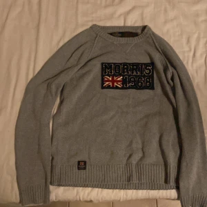 Morris Sweatshirt st small - Skit snygg tröja som jag tyvärr inte använd vill att snygga kläder ska ha en användning så om de inte sk app mig då ska de på någon annan❤️för både man och kvinna 