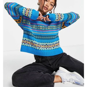 Stickad tröja  - Helt ny . Pris går att diskutera 